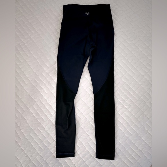 TNA Leggings - Picture 4 of 5